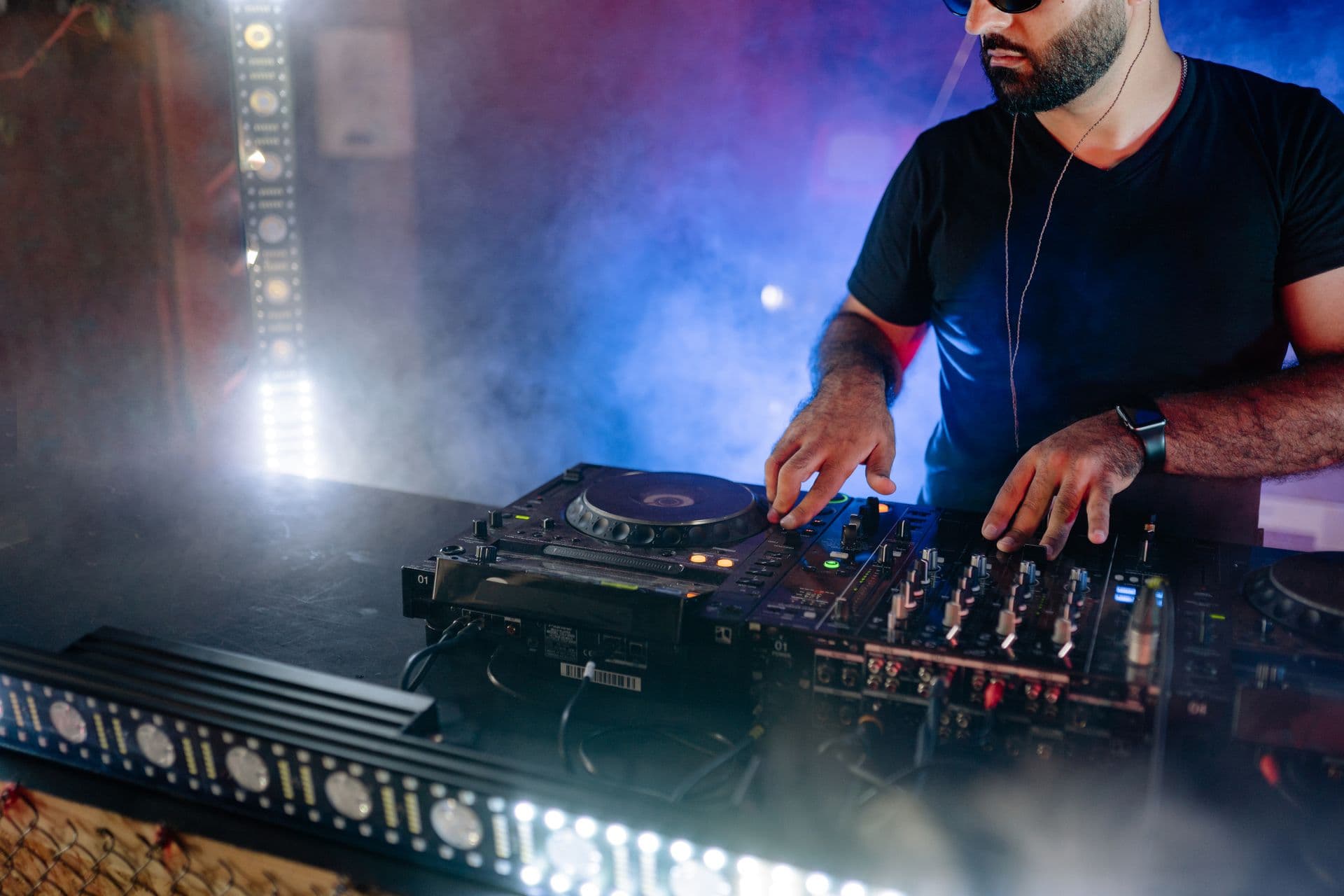 Entertainment, DJs & Live Music — photo 2